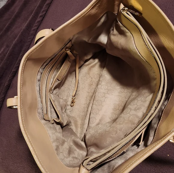 Micheal Kors shoulder bag - Picture 7 of 10